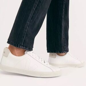 Veja Esplar Leather Logo Sneakers
